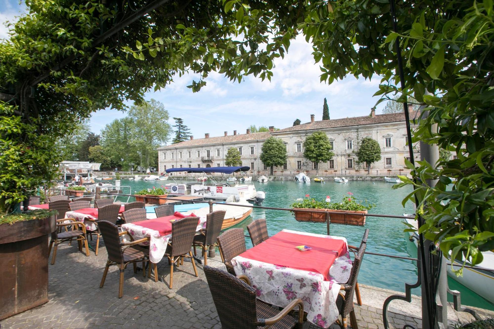 Apartment Casa Dei Quadri - Happy Peschiera del Garda